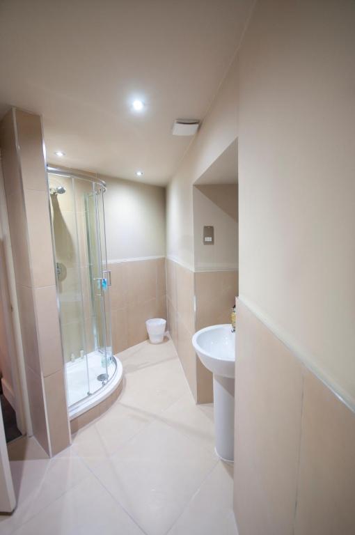 Palmerston Suites room 2